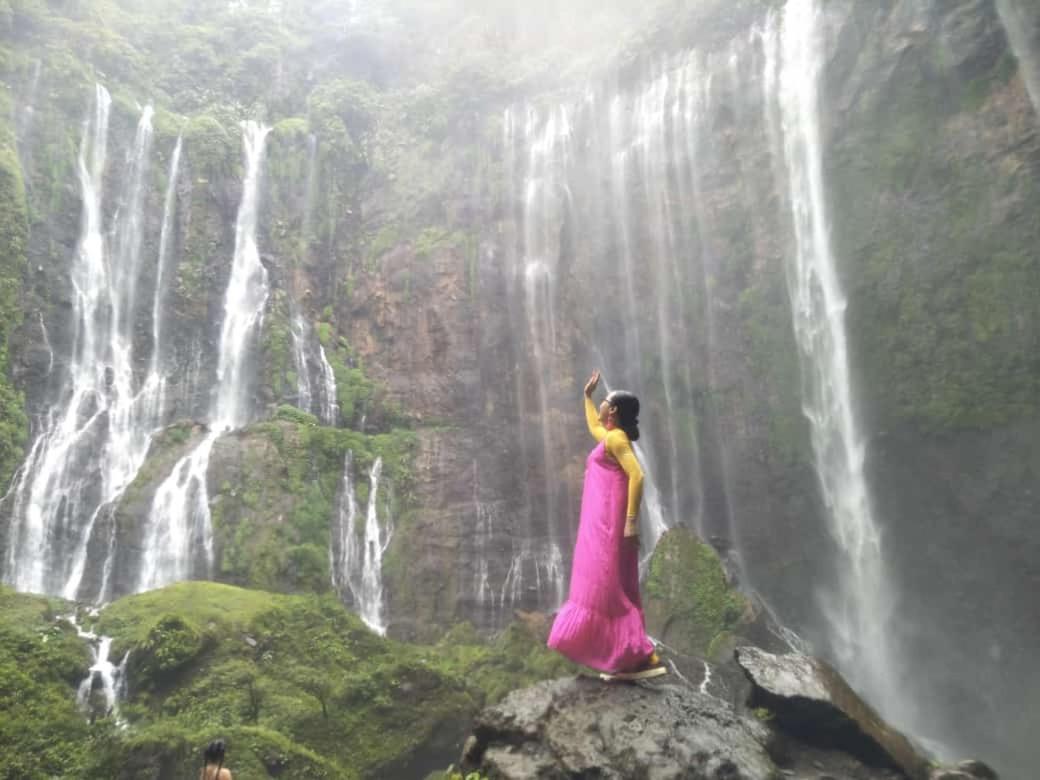 Javalindra Homestay Tour And Travel バニュワンギ エクステリア 写真