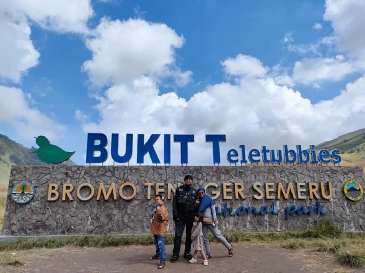 Javalindra Homestay Tour And Travel バニュワンギ エクステリア 写真