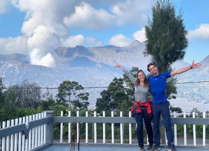 Javalindra Homestay Tour And Travel バニュワンギ エクステリア 写真
