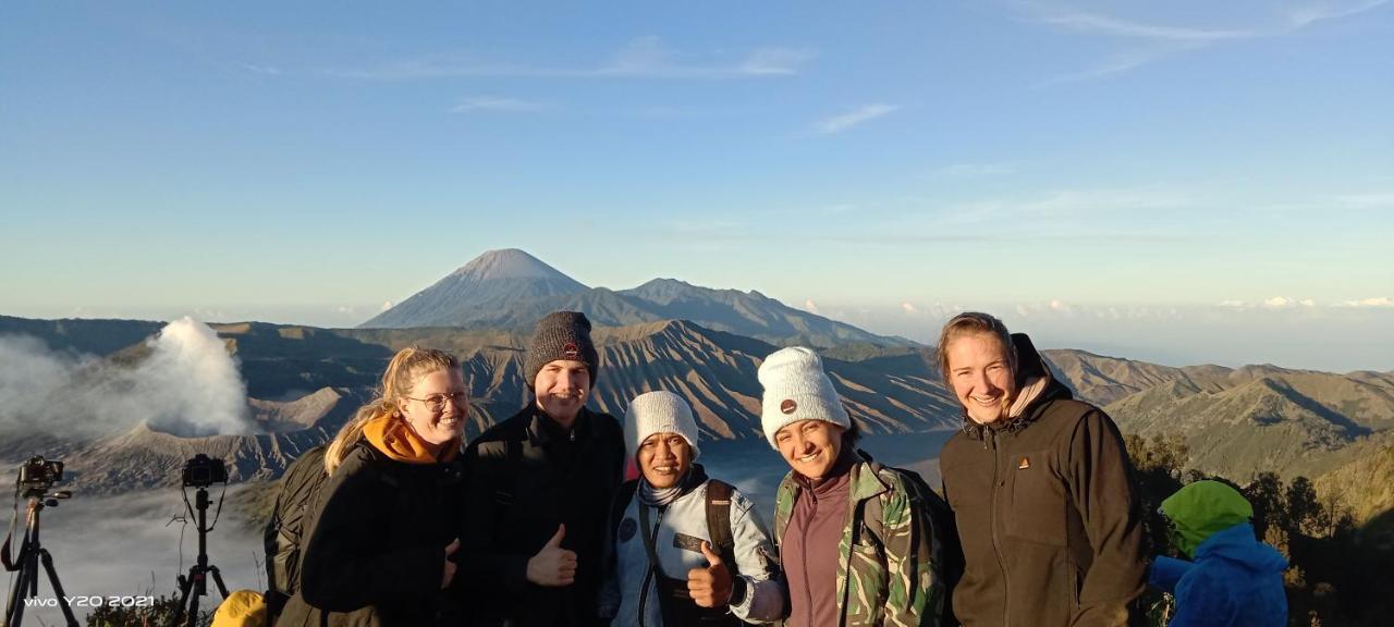 Javalindra Homestay Tour And Travel バニュワンギ エクステリア 写真