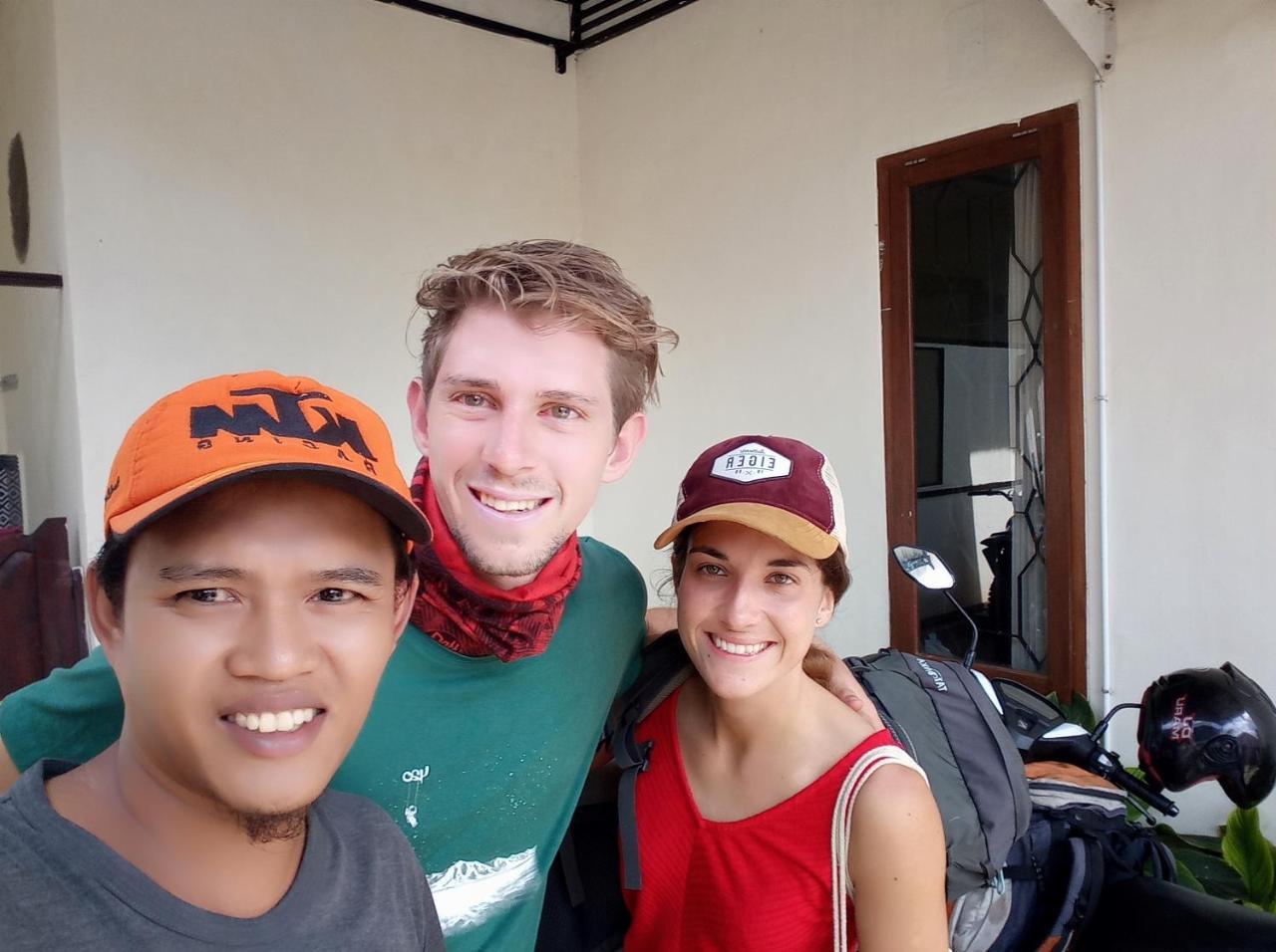 Javalindra Homestay Tour And Travel バニュワンギ エクステリア 写真