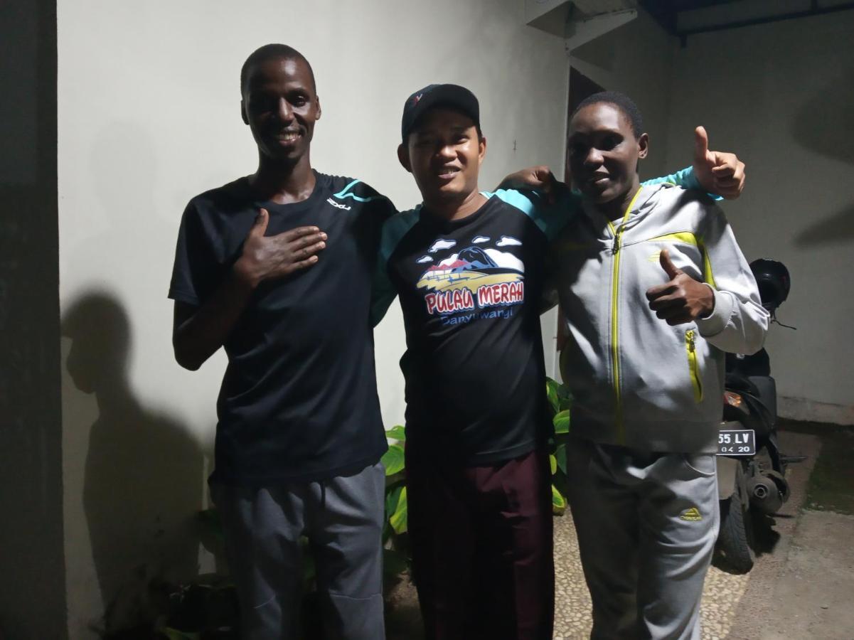Javalindra Homestay Tour And Travel バニュワンギ エクステリア 写真